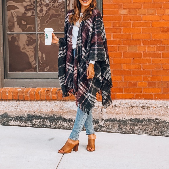 Vici Sweaters - Vici plaid poncho